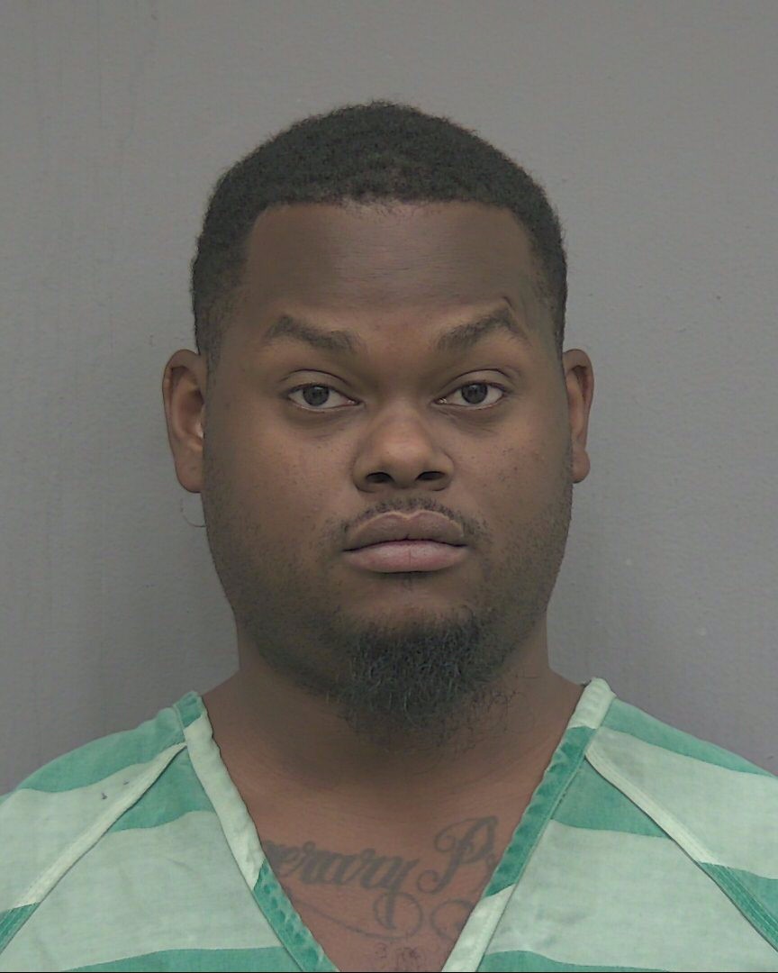 Booking photograph for SHAWNARIK DAMONTE SIMMONS