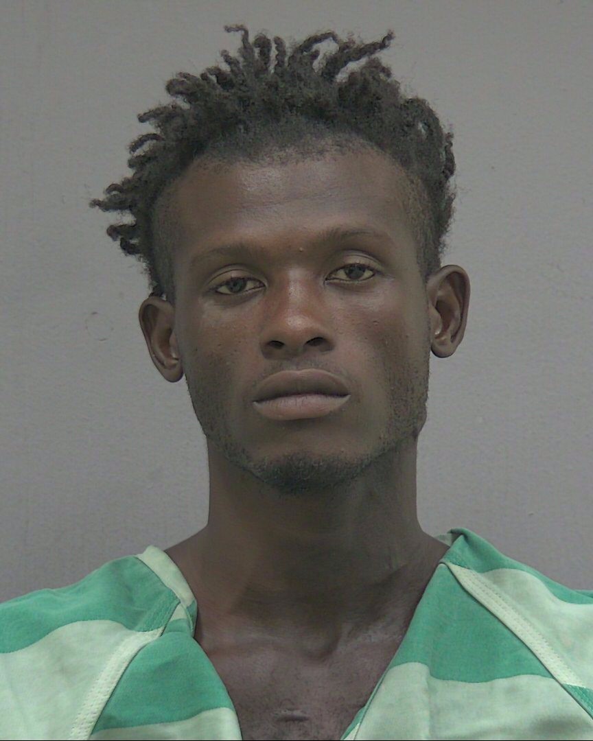 Booking photograph for DIVONTE DESHAUN ARNOLD