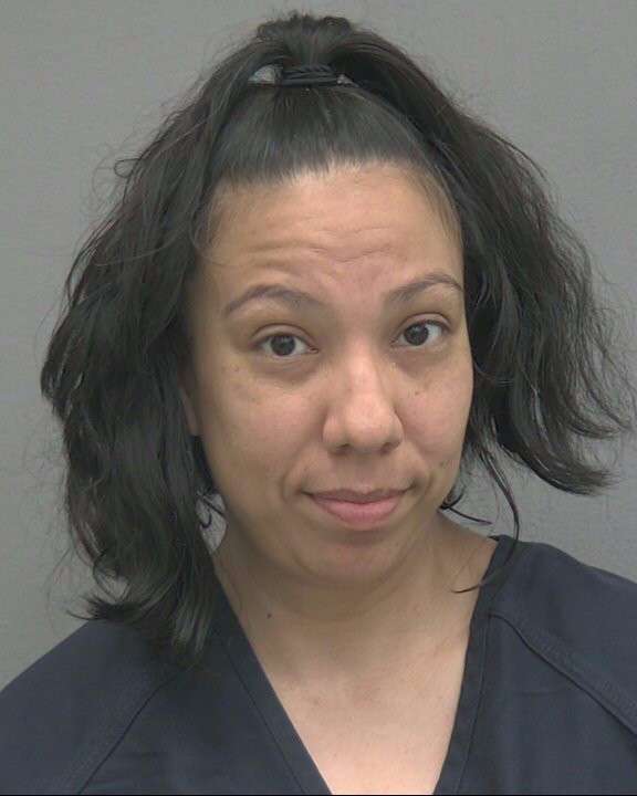 Booking photograph for ESTEPHANIA ANDREA LUCADO