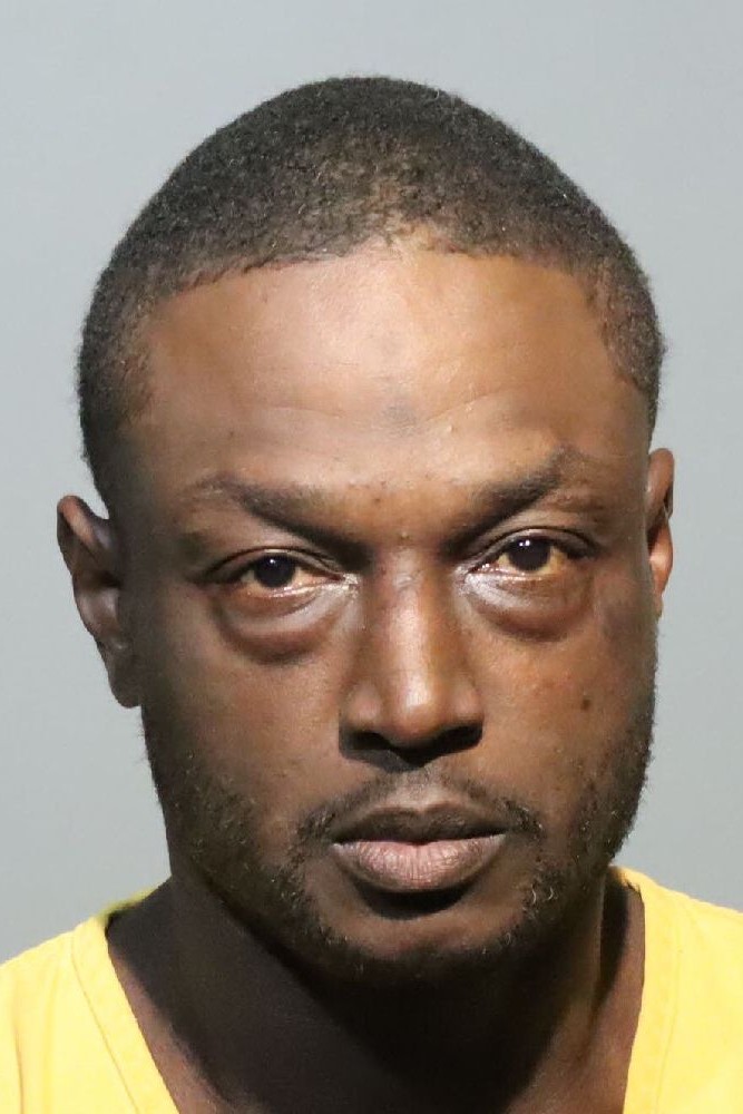 Booking photograph for DONTAY DARRELL BROWN
