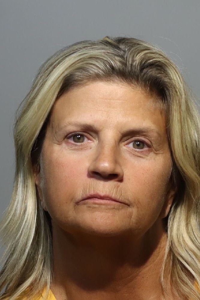 Booking photograph for DOREEN LUNDQUIST MCREYNOLDS