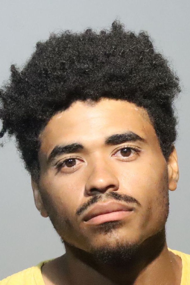 Booking photograph for JEVONTE XAVIER VARGAS