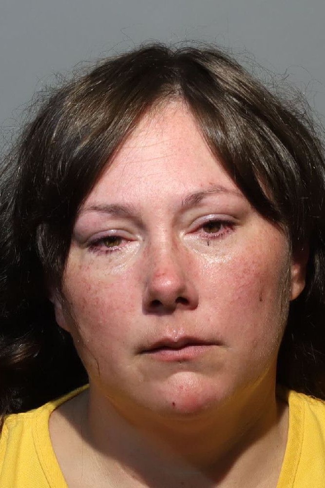 Booking photograph for SHANNON M HUGGINS
