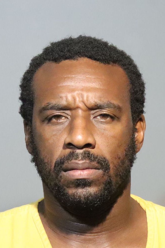 Booking photograph for SENQUE CARSEN BRUNDIDGE