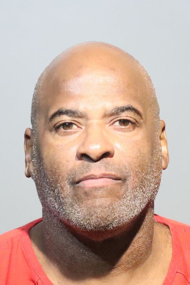 Booking photograph for LONNIE ROBINSON