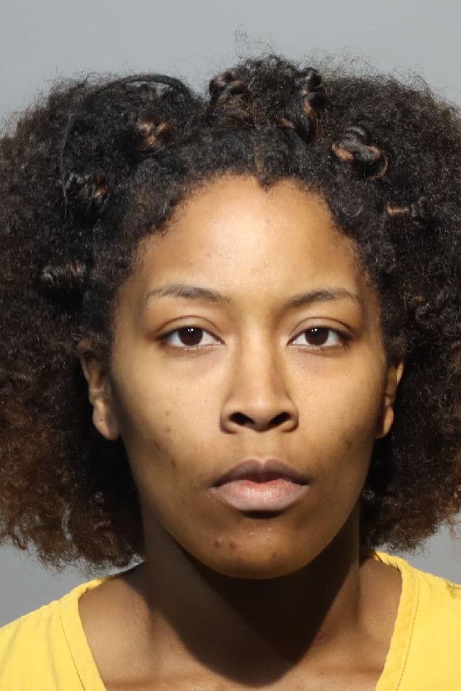 Booking photograph for IYANA JASMINE WASHINGTON