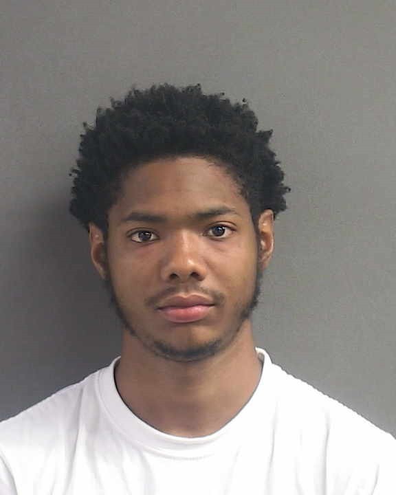 Booking photograph for DE'AVIOUS TRE'ON HUNTER